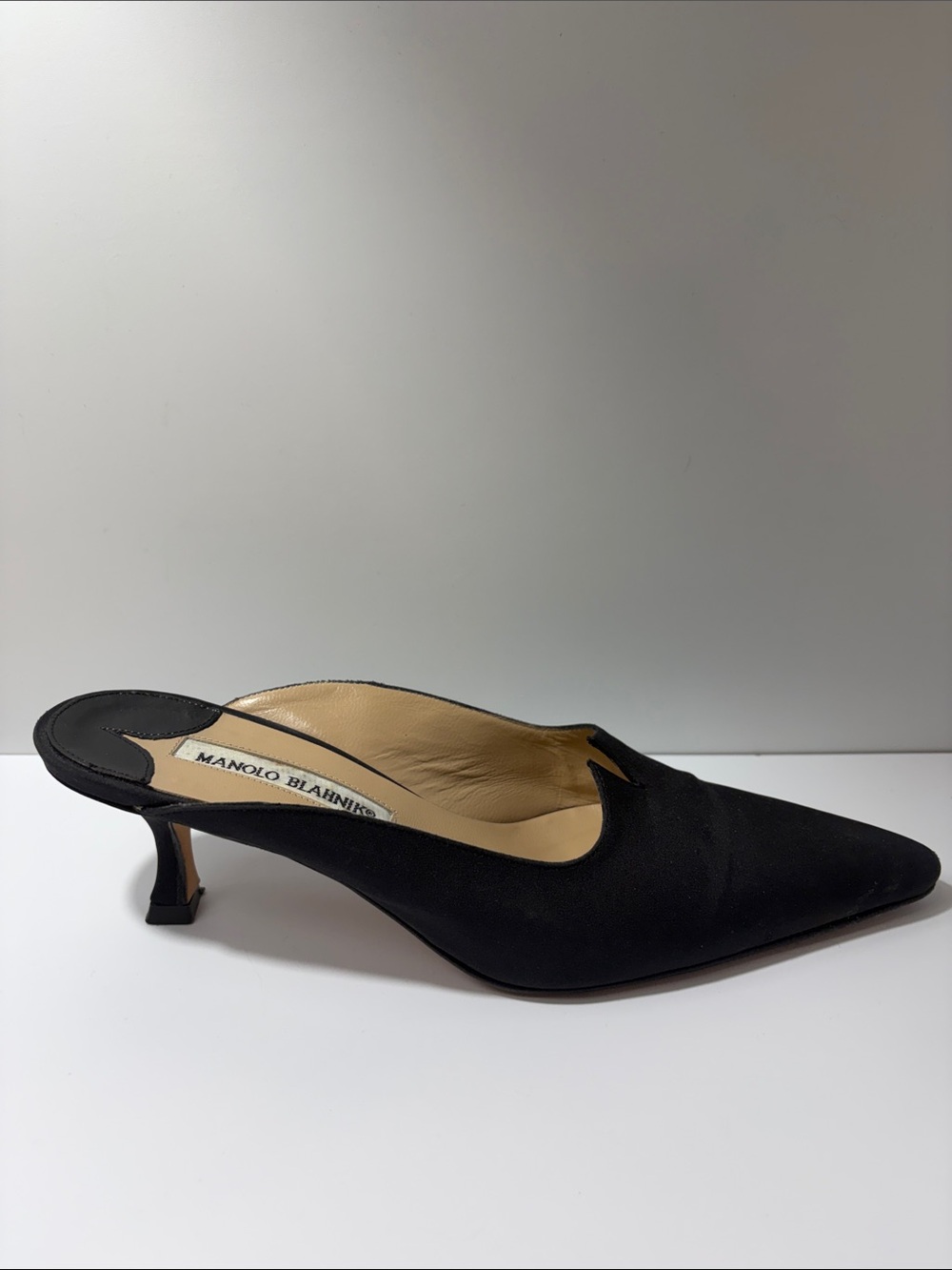 Vintage Manolo Blahnik Black Pointed Kitten Heel size 38